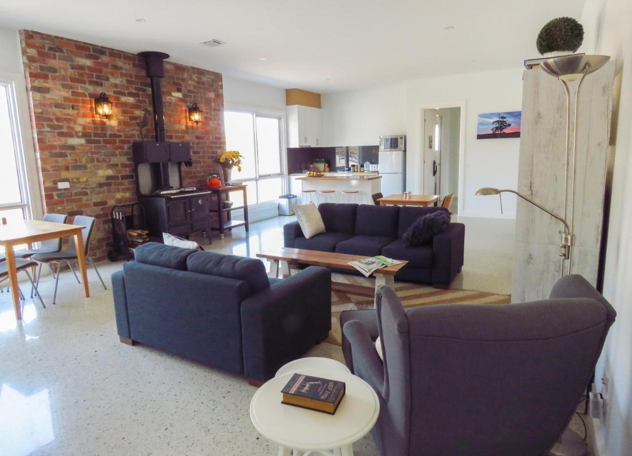 Rooks Edge Bed & Breakfast Gisborne Bagian luar foto